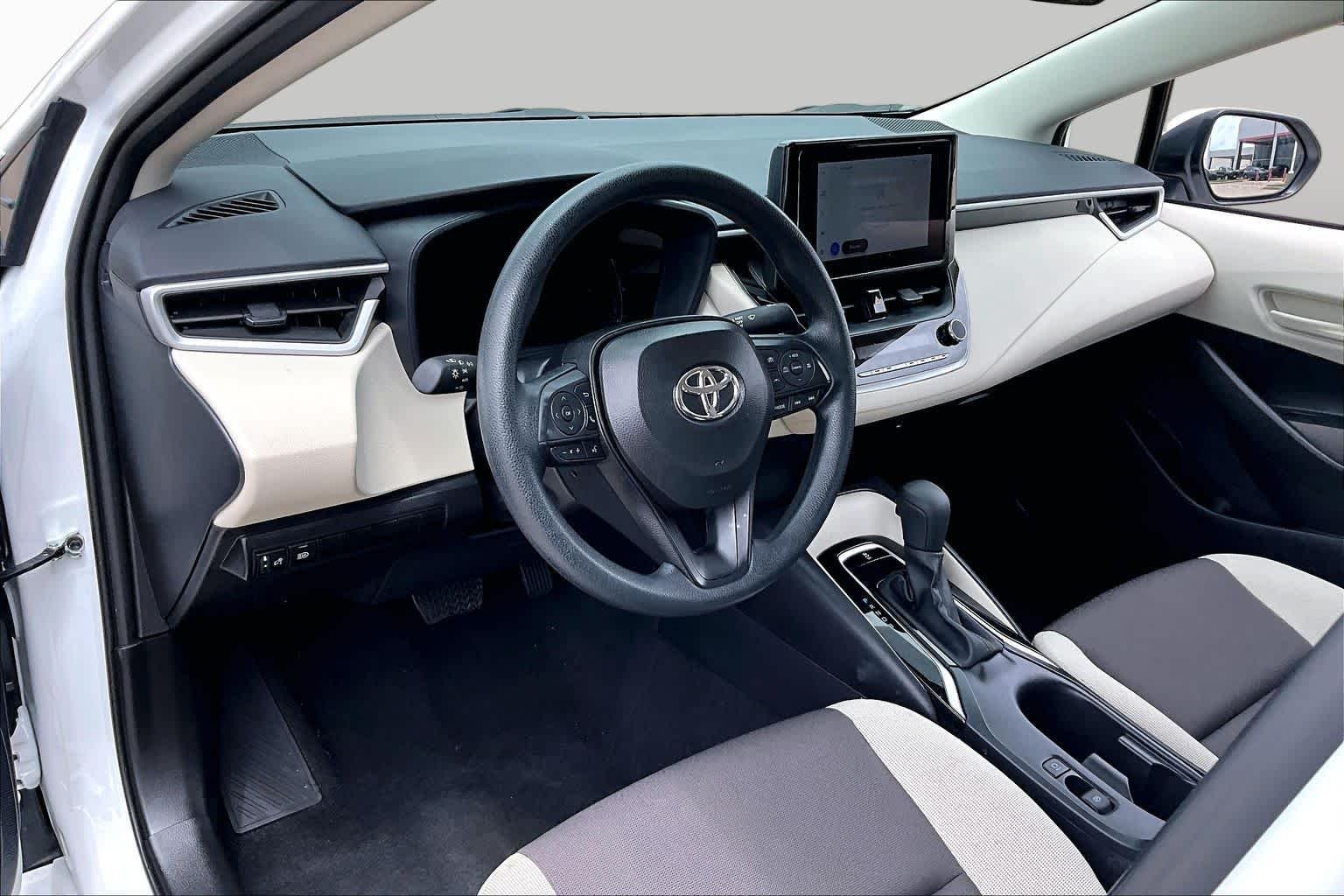 Used 2026 Ice Cap Toyota LE image 17