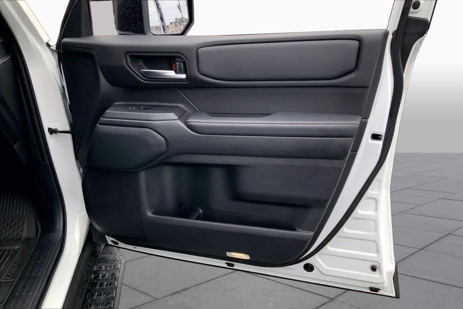 Used 2025 Ice Toyota  image 22