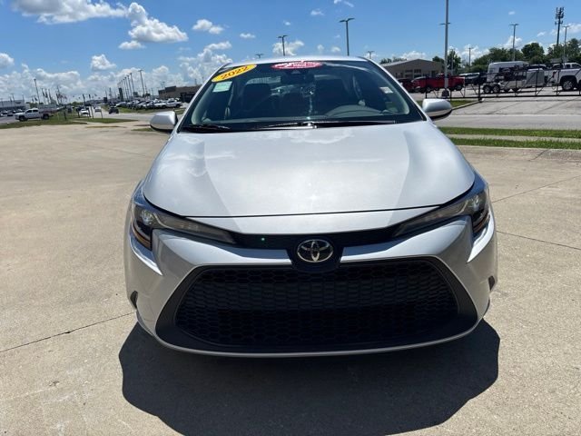 Used 2022 Silver Toyota LE image 4
