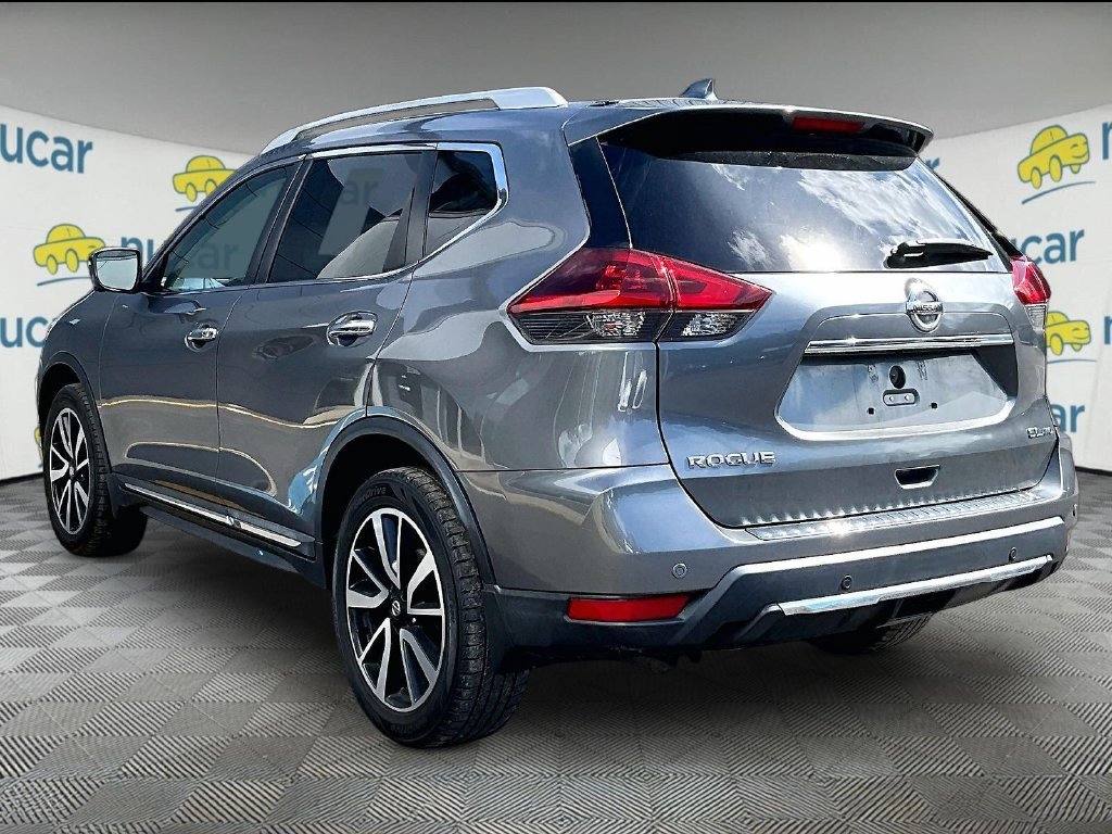 Used 2020 Gray Nissan SL image 5