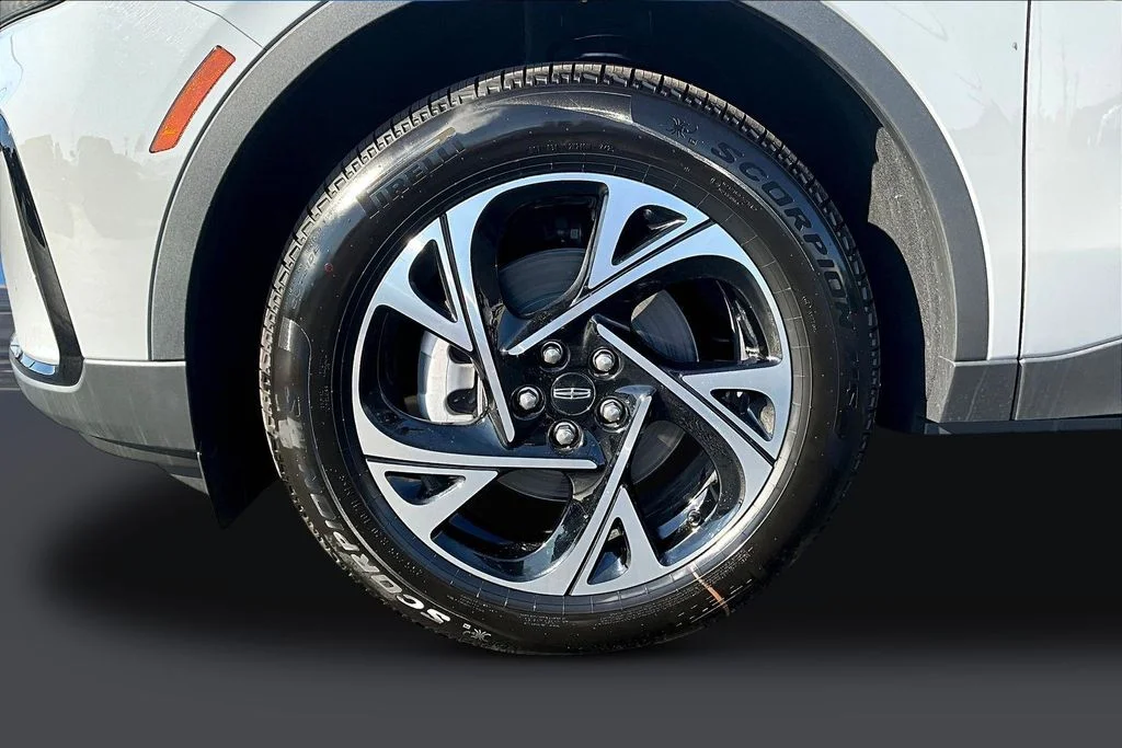 New 2026 Gray Matter Clearcoat Lincoln Premiere image 13