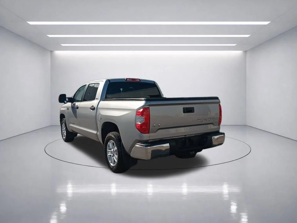 Used 2016 Silver Sky Metallic Toyota SR5 image 5