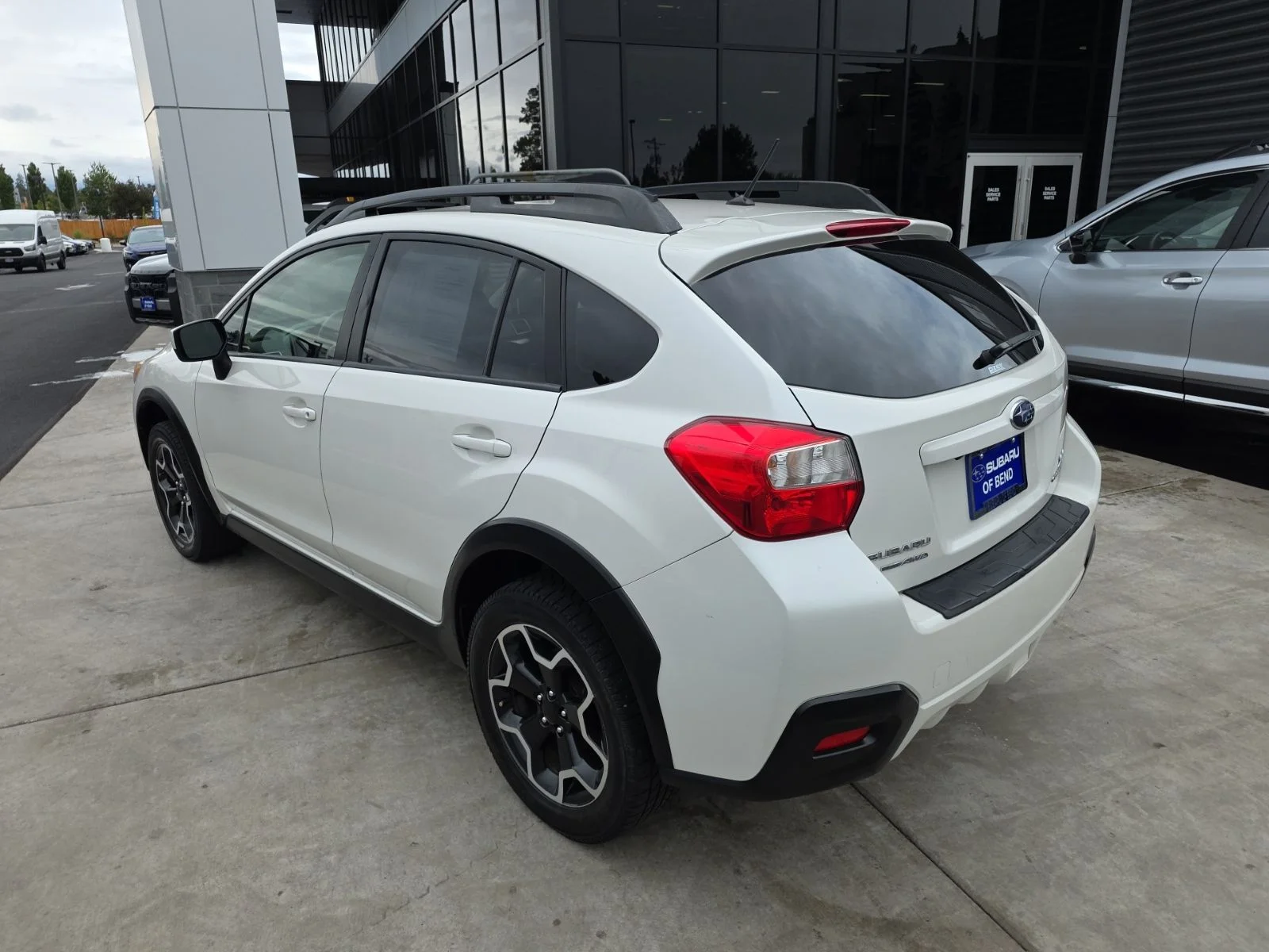 Used 2015 Crystal White Pearl Subaru 2.0i Premium image 7