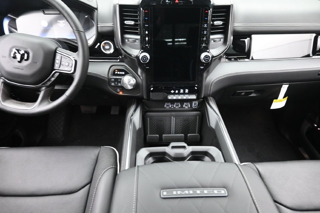 New 2027 Diamond Black Crystal Pearl-Coat Exterior Paint RAM Limited image 14