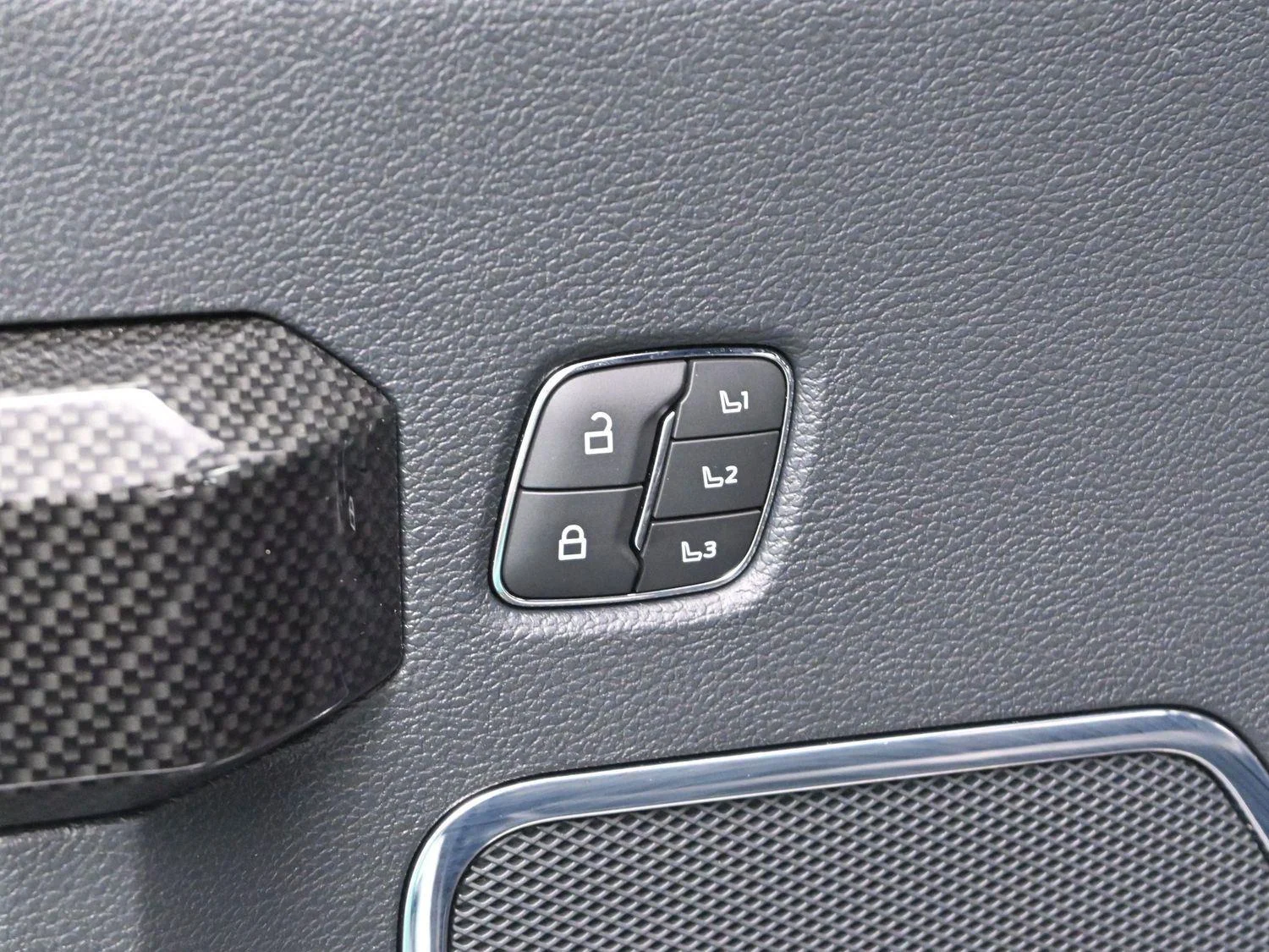 Used 2022 White Ford XL image 13