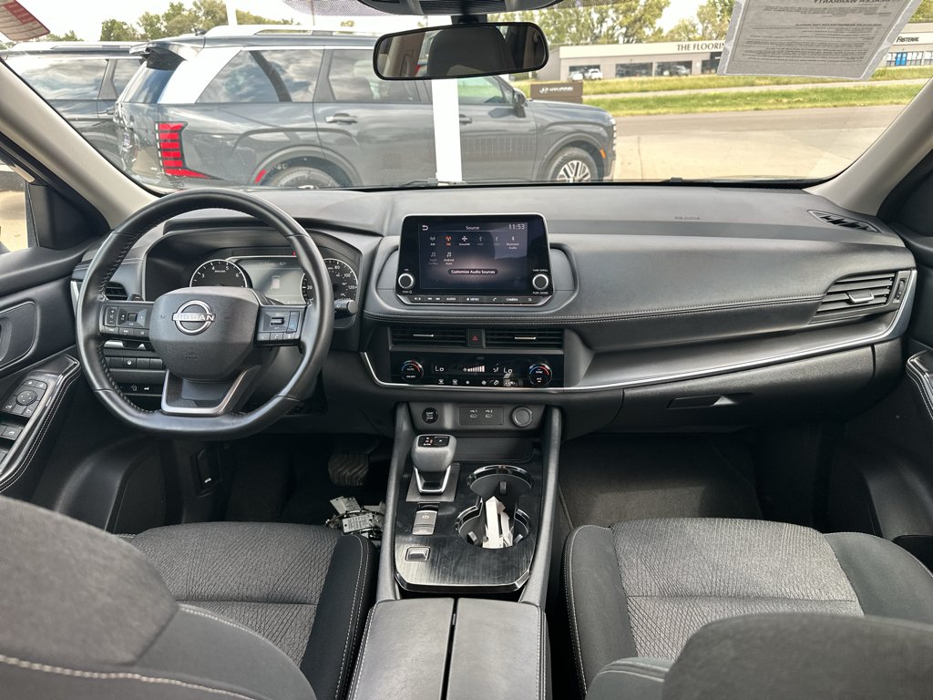 Used 2025 Gun Metallic Nissan SV image 3