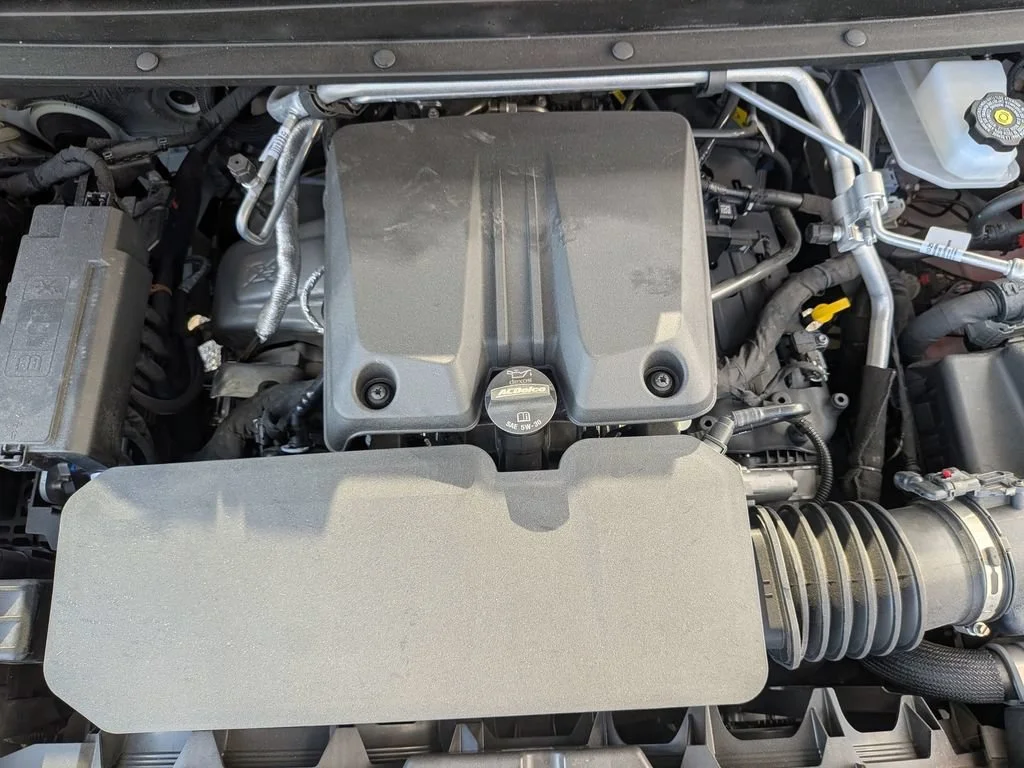 New 2025 Summit White Chevrolet Z71 image 13