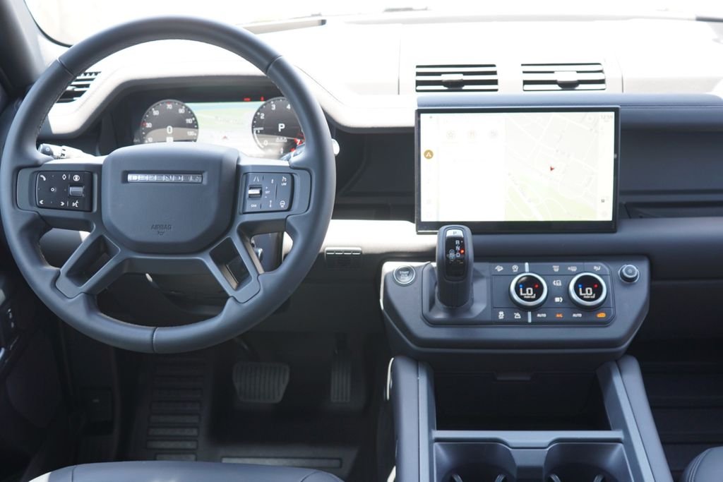 Used 2025 Black Land Rover S image 29