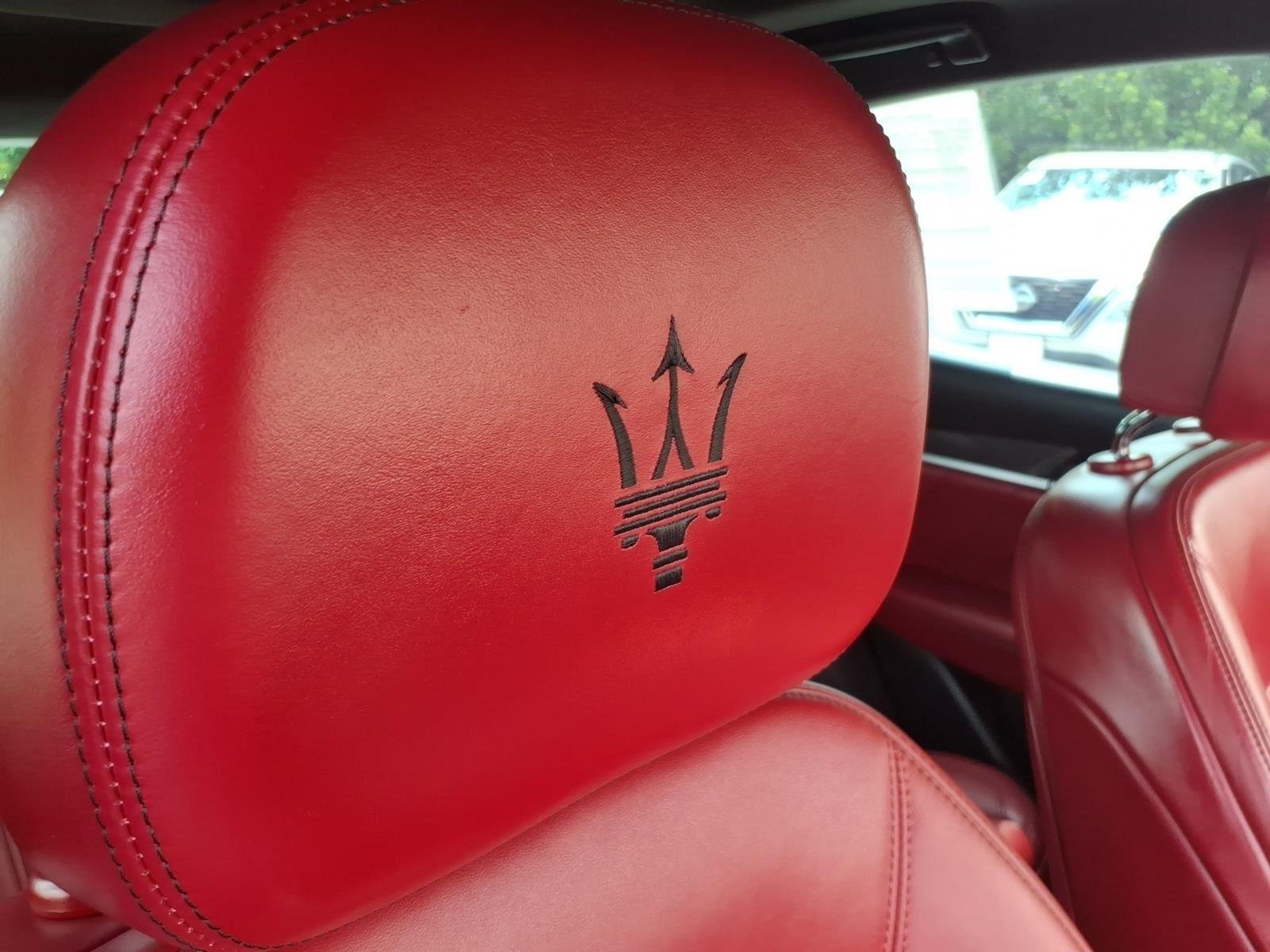 Used 2022 Blu Emozione Metallic Maserati Modena image 21