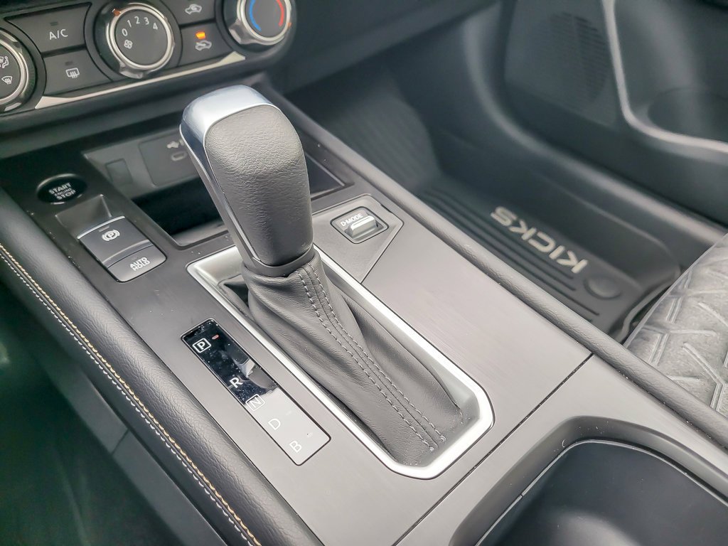 Used 2025 Super Black Nissan SV image 16