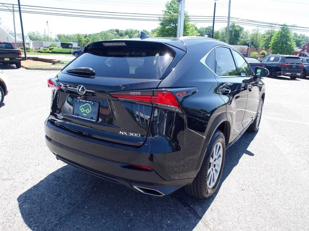 2021 Lexus NX 300 - Photo 8