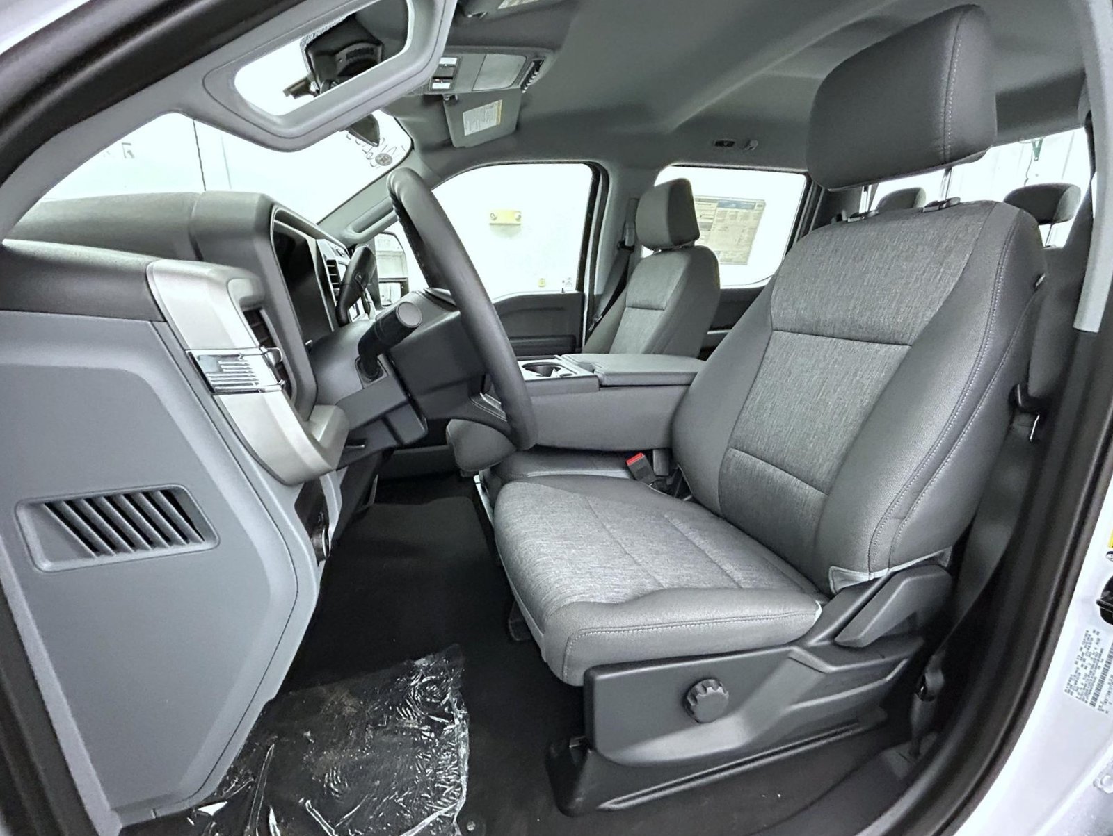 New 2026 Oxford White Ford XL image 10