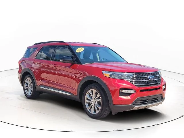 Used 2024 Red Ford XLT image 3