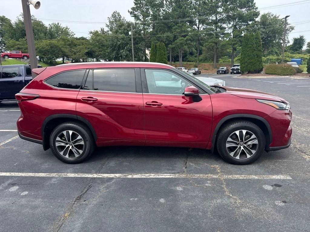 Used 2022 Red Toyota XLE image 2