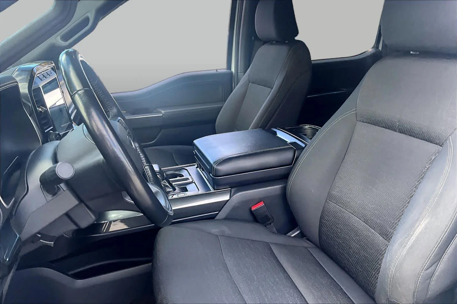 Used 2022 Oxford White Ford XLT image 8