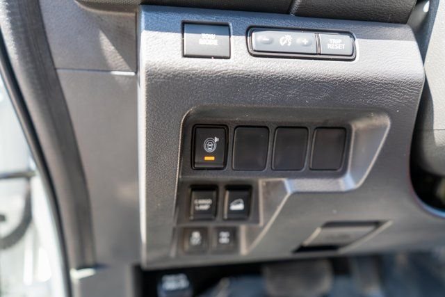 Used 2023 White Nissan PRO-4X image 18