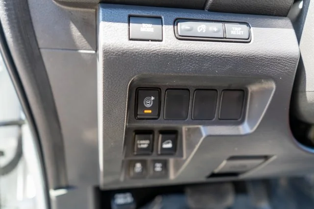 Used 2023 White Nissan PRO-4X image 18