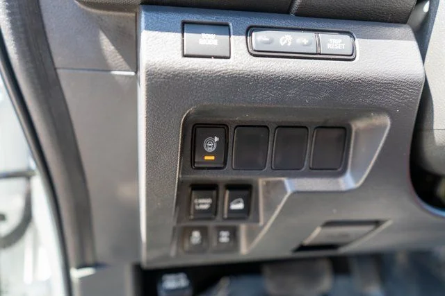 Used 2023 White Nissan PRO-4X image 18