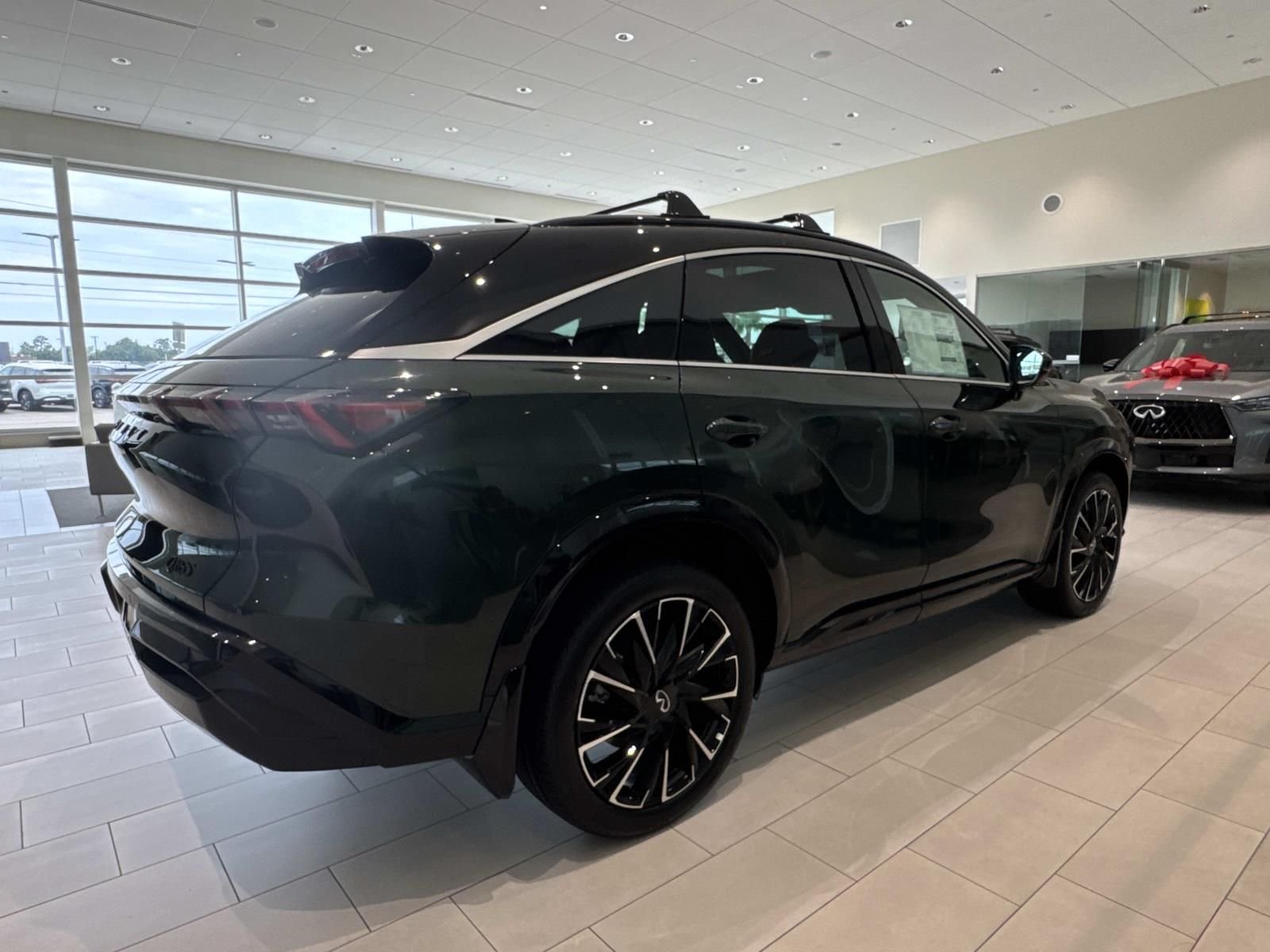 New 2027 2T DEEP EMRD INFINITI Autograph AWD image 4