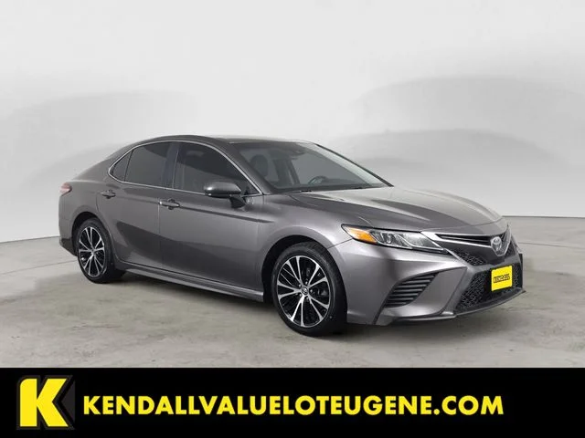 Used 2019 Gray Toyota SE image 3