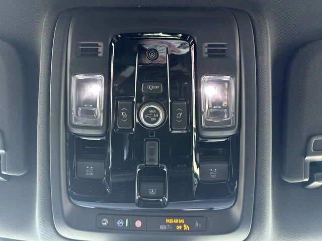 New 2026 Polar White Tricoat Chevrolet Premier image 35