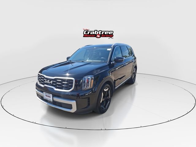 Used 2025 Black Kia S image 4