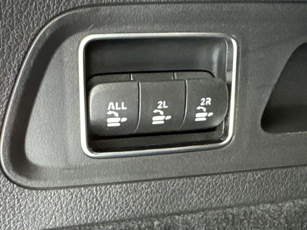 2025 Mercedes-Benz GLS Base - Photo 12