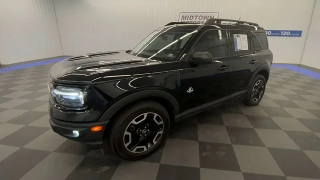 Used 2022 Shadow Black Ford Outer Banks 4X4 image 4