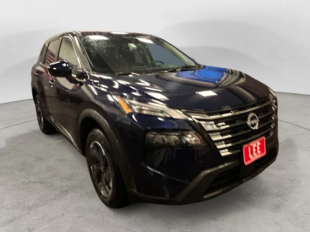 Used 2025 Deep Ocean Blue Pearl Nissan SV image 8