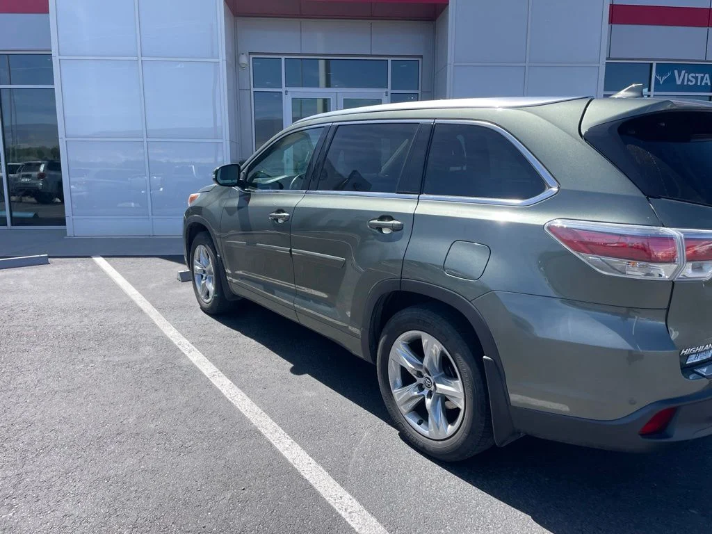 Used 2016 Jade Metallic Toyota Limited image 5
