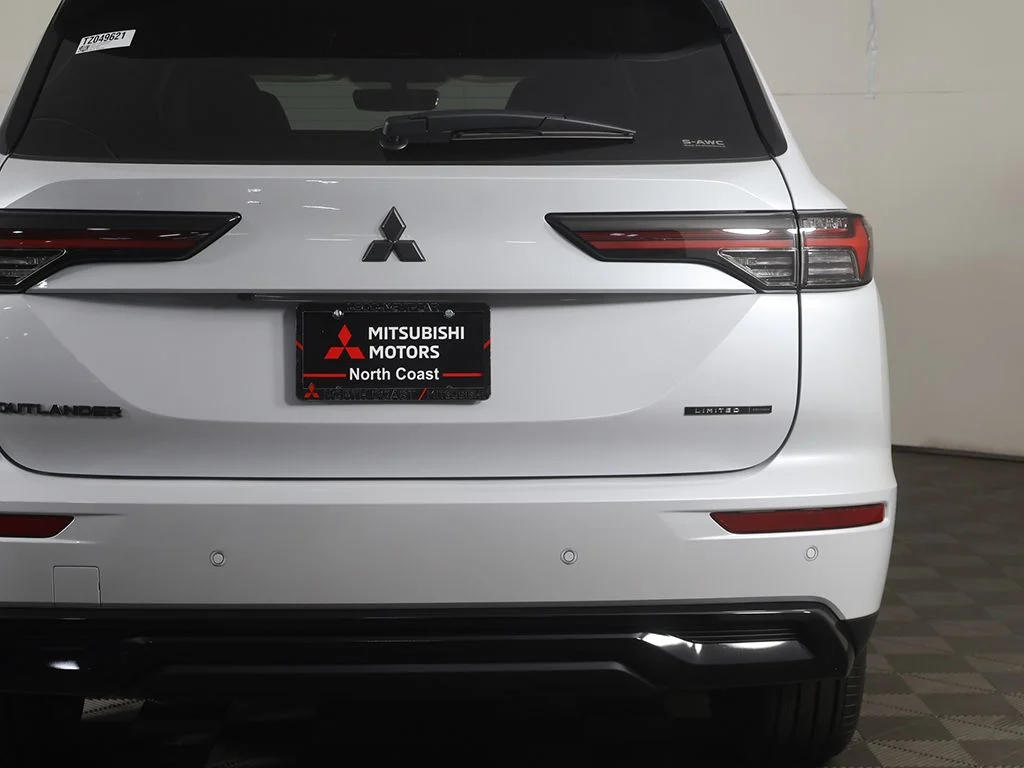 New 2026 White Mitsubishi LE 1.5T S-AWC image 16