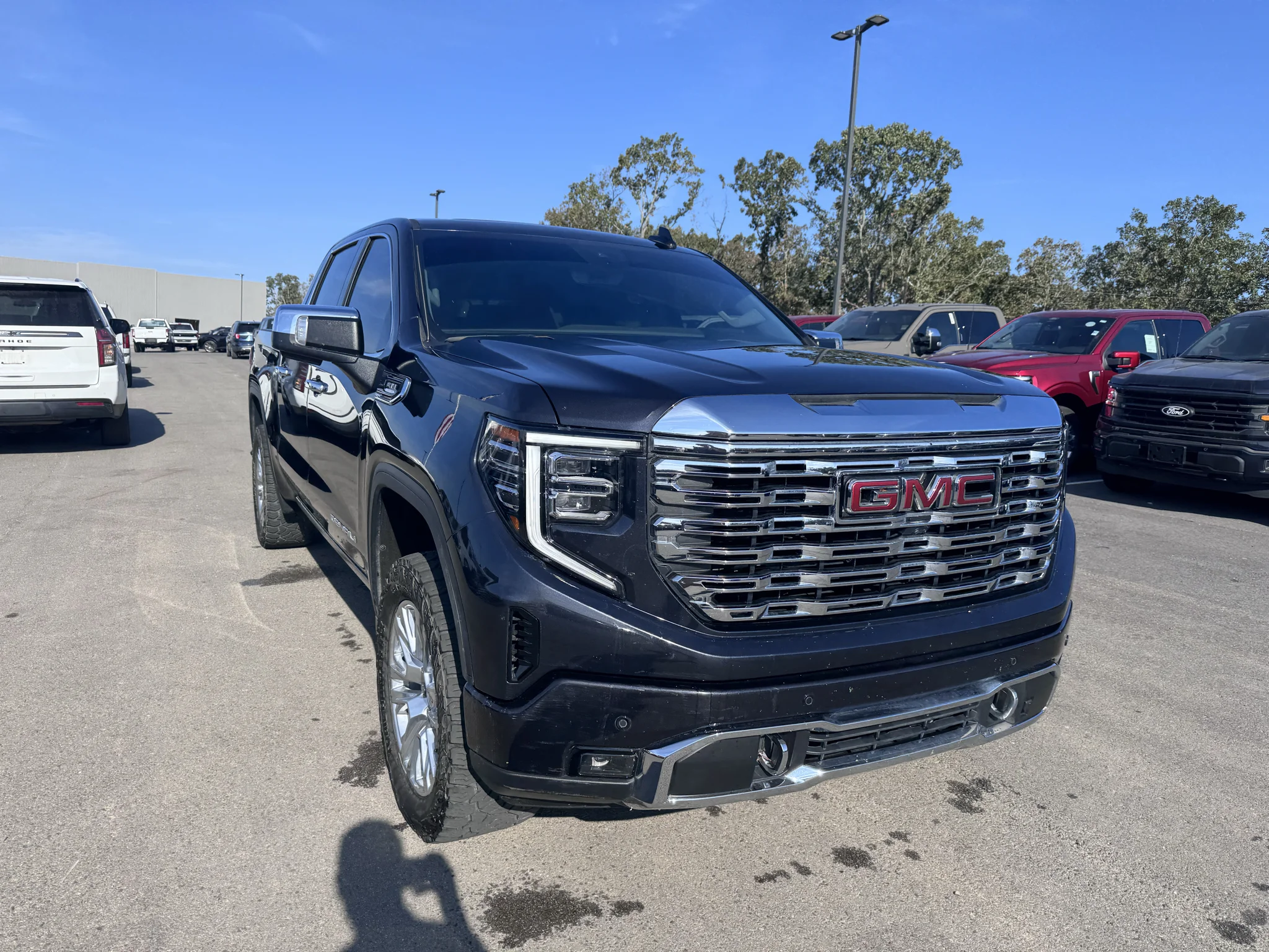 Used 2025 Titanium Rush Metallic GMC Denali image 3