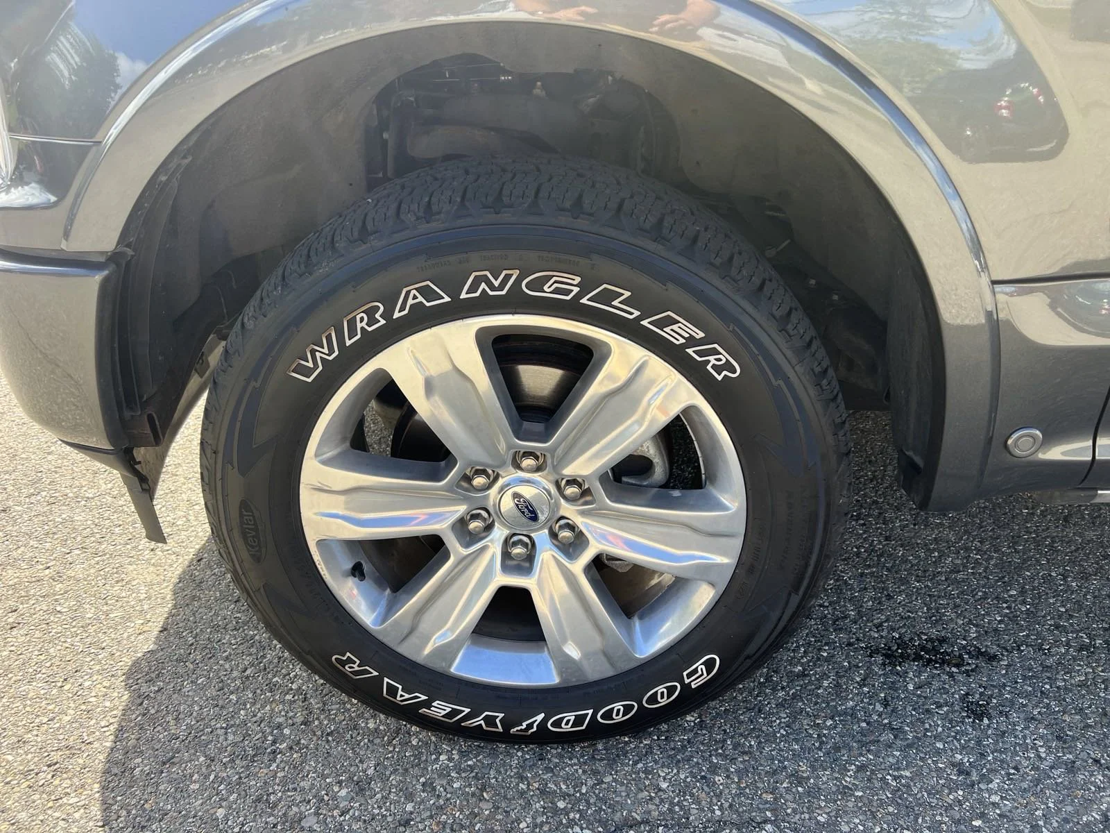 Used 2019 Gray Ford Platinum image 9