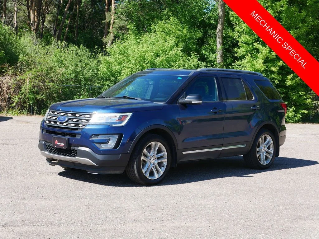 Used 2017 Blue Ford XLT image 6