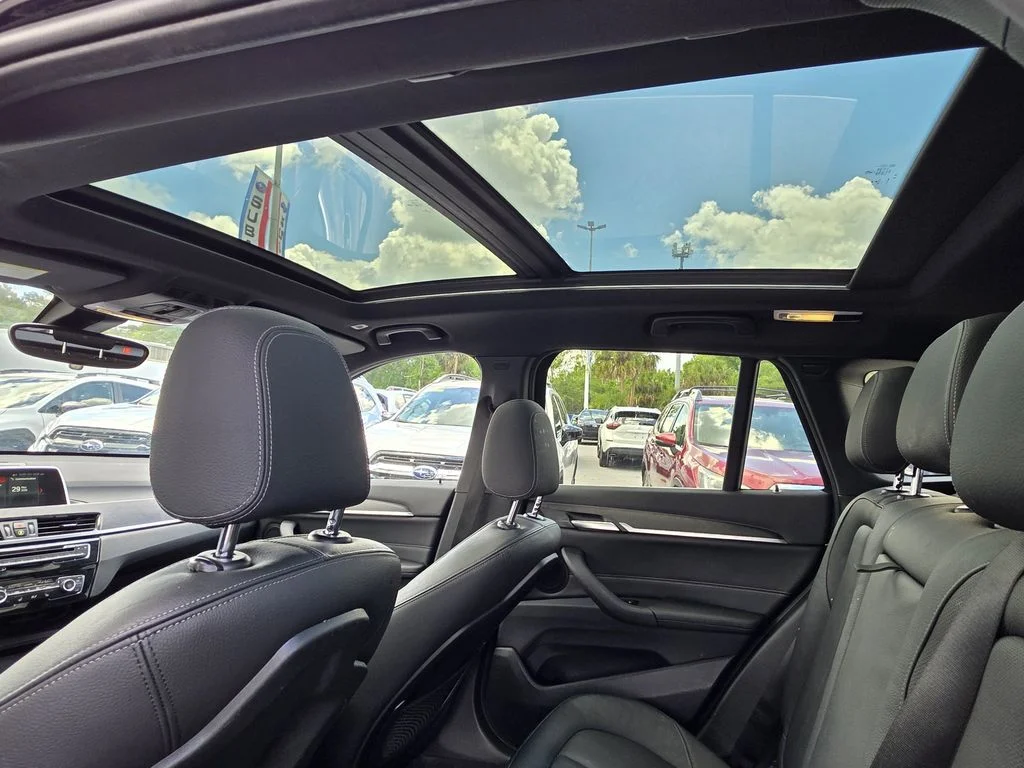 Used 2019 Black BMW xDrive28i image 17