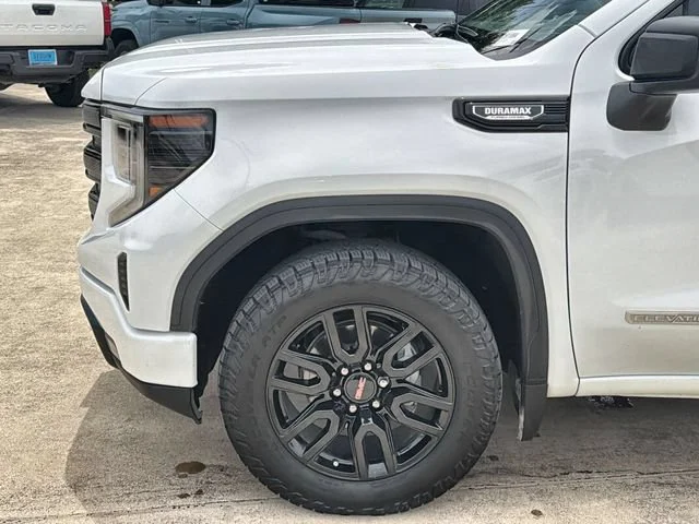 Used 2024 Summit White GMC Elevation image 32