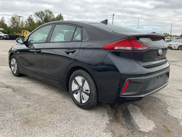 Used 2018 Black Hyundai Blue image 5
