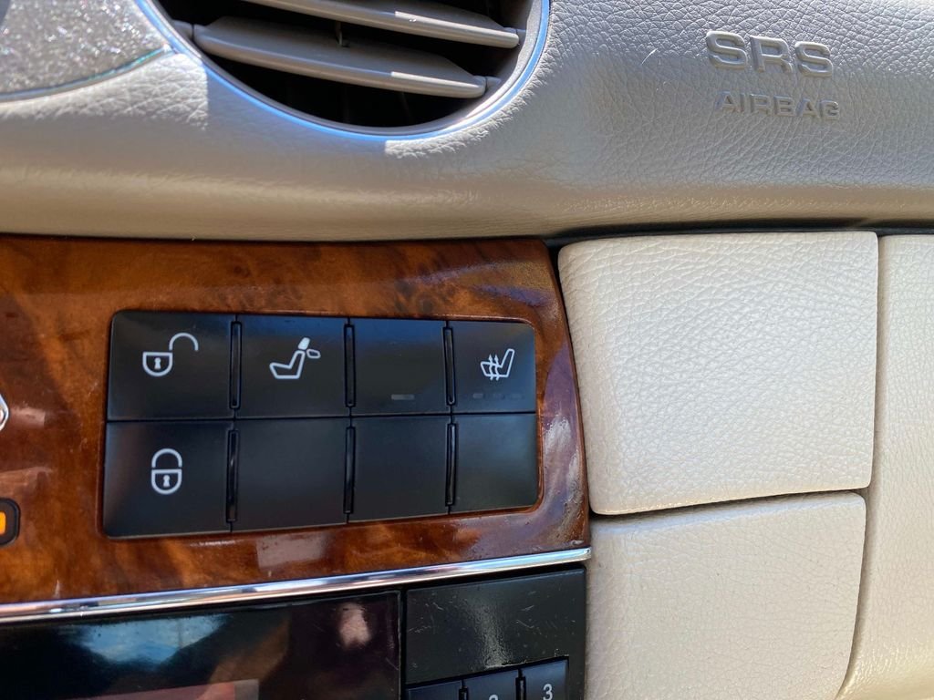 Used 2008 White Mercedes-Benz CLK 350 image 29