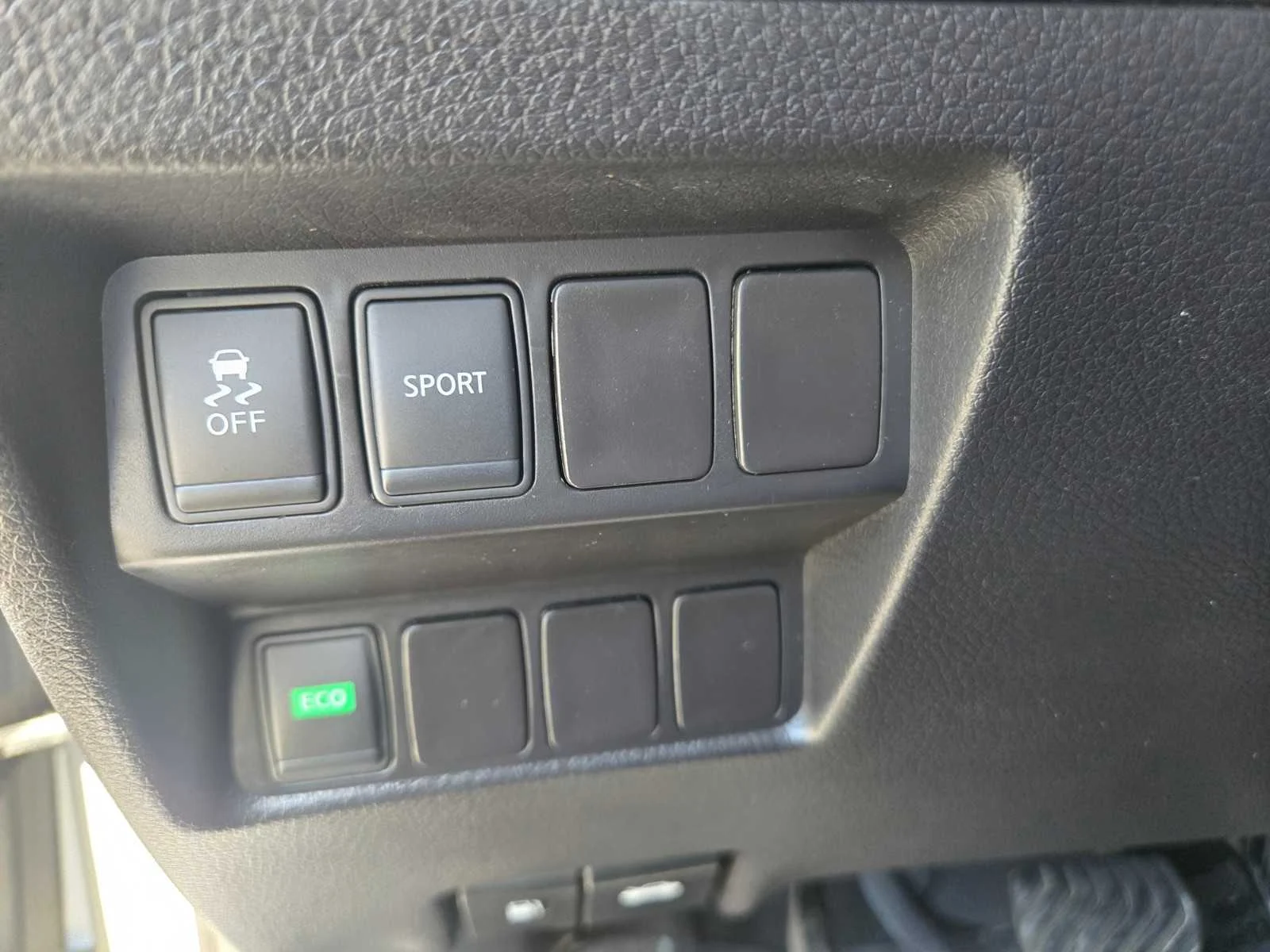 Used 2016  Nissan SV image 19