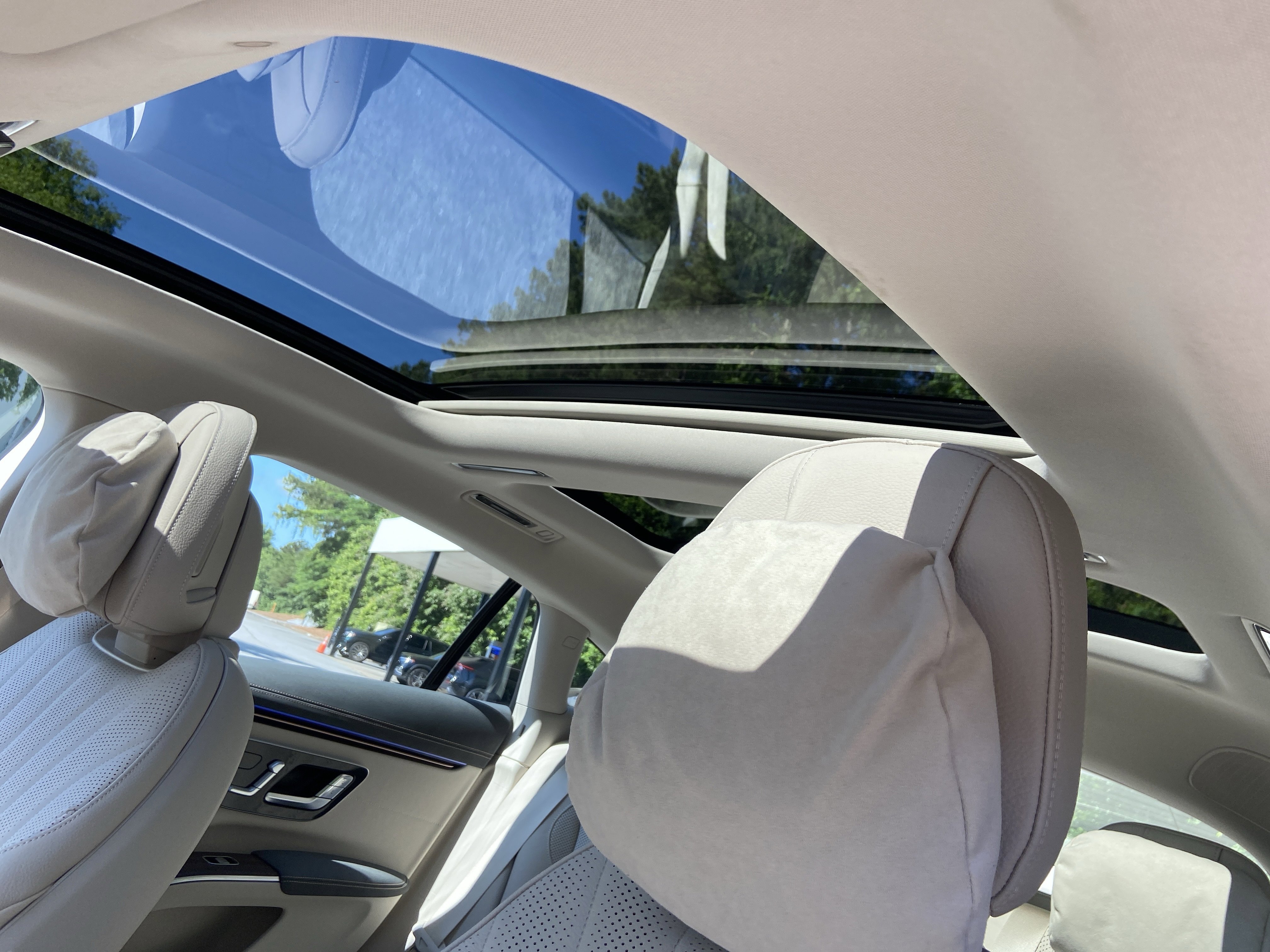 New 2026 MANUFAKTUR Moonlight White Metallic Mercedes-Benz EQS 450 4MATIC® Sedan image 22