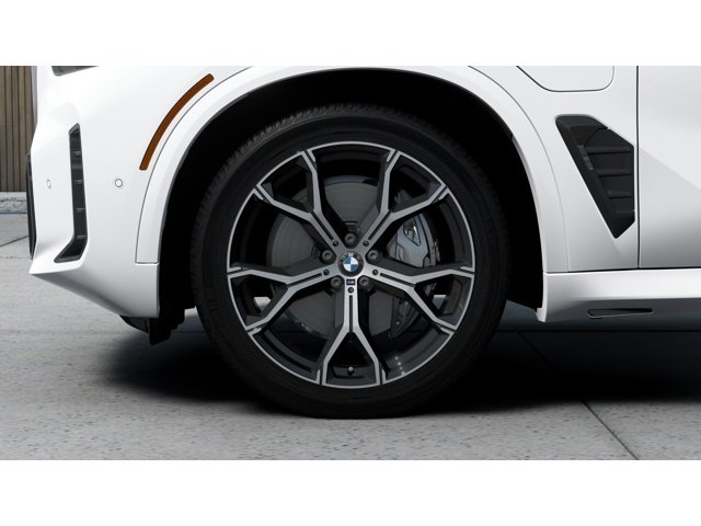 New 2026 Alpine White BMW X5 50e image 7