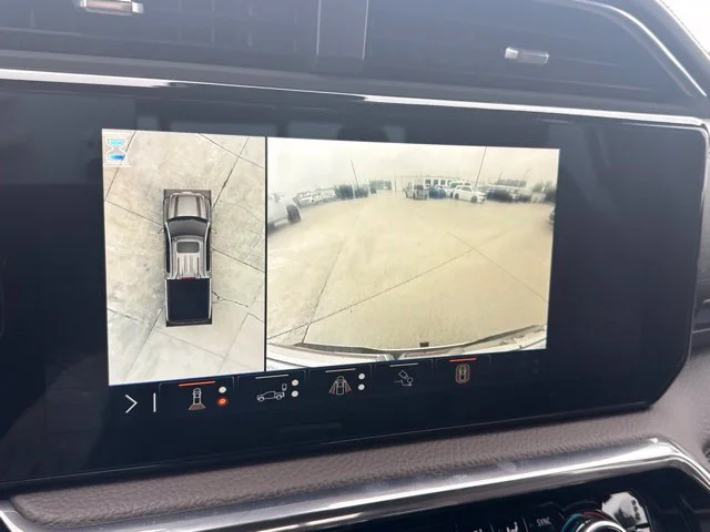 Used 2025 White GMC Denali image 34
