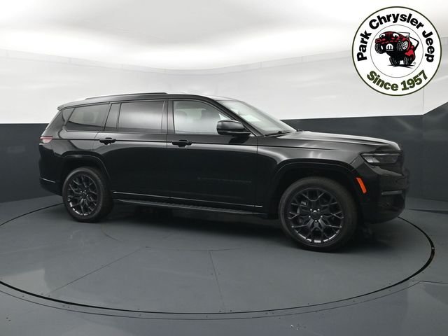 Used 2023 Black Jeep Summit image 1