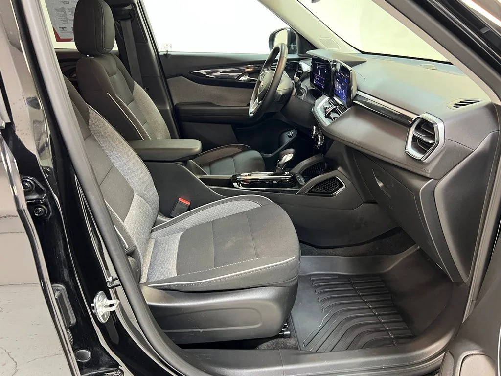 Used 2024 Black Chevrolet LT image 34