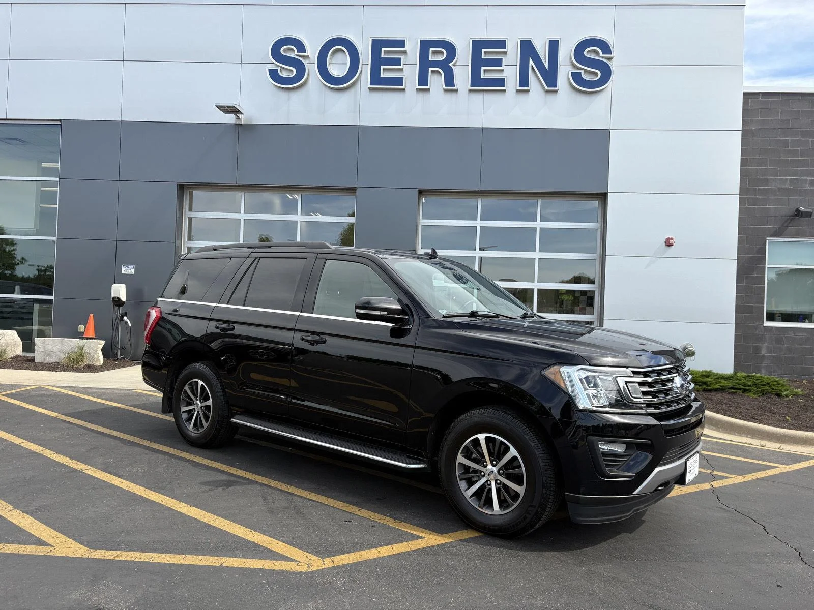 Used 2021 Agate Black Ford XLT image 1