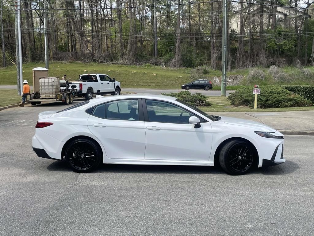 Used 2025  Toyota SE image 2