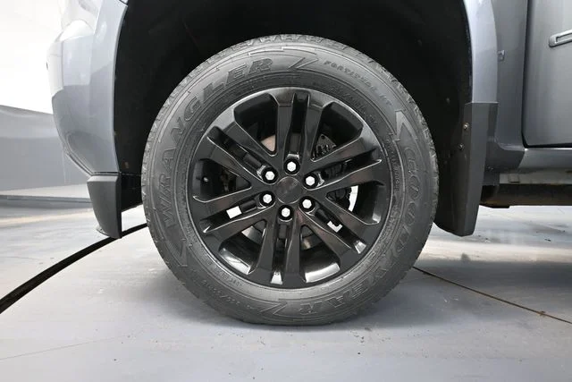 Used 2018 Gray GMC SLT image 17