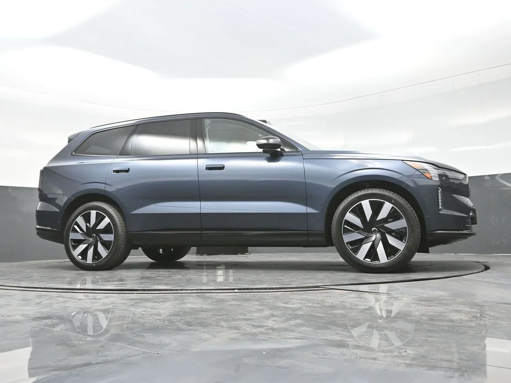 New 2025 Denim Blue Volvo Ultra image 15