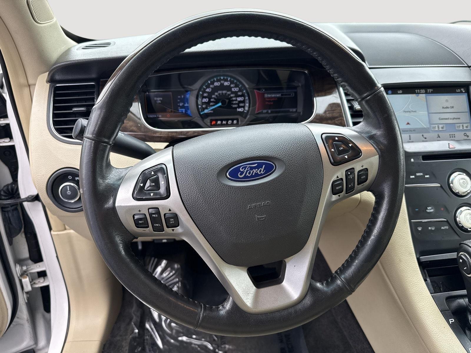Used 2016 White Platinum Metallic Tri-Coat Ford Limited image 18