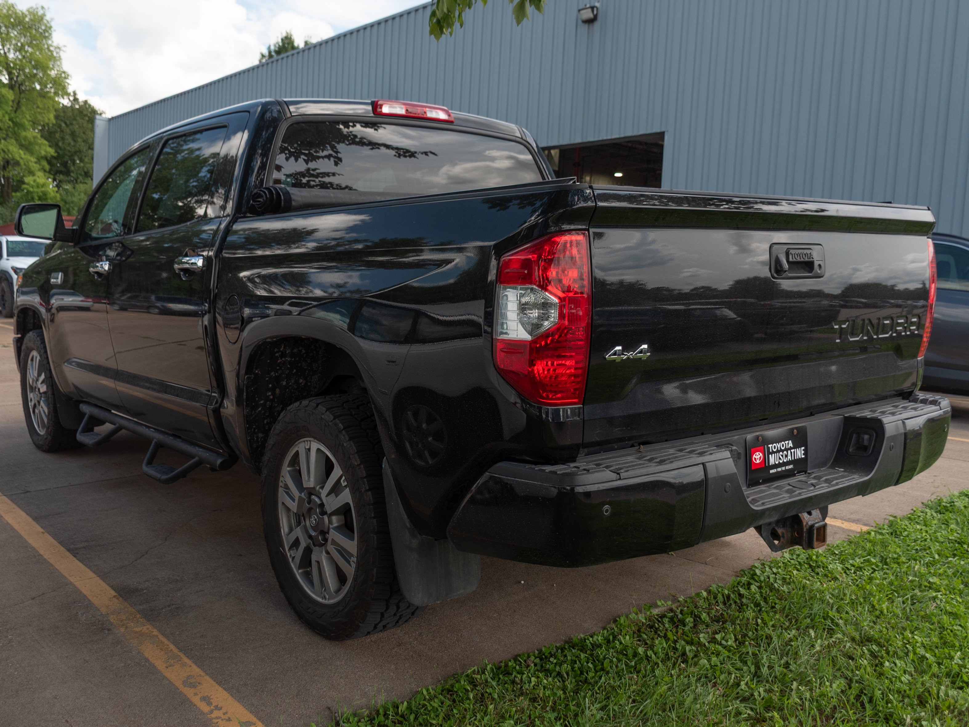 Used 2016 Black Toyota Platinum image 5